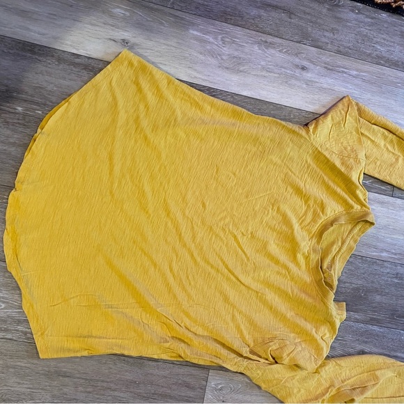 DENVER HAYES | Long Sleeved Curved Hem Yellow Shirt - Picture 3 of 5